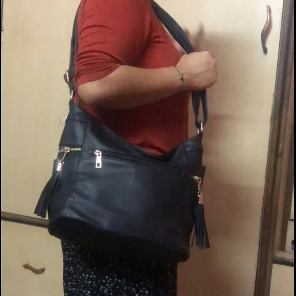 Black Fine leather handbag from Deluxity Los Angeles - Picture 5 of 9